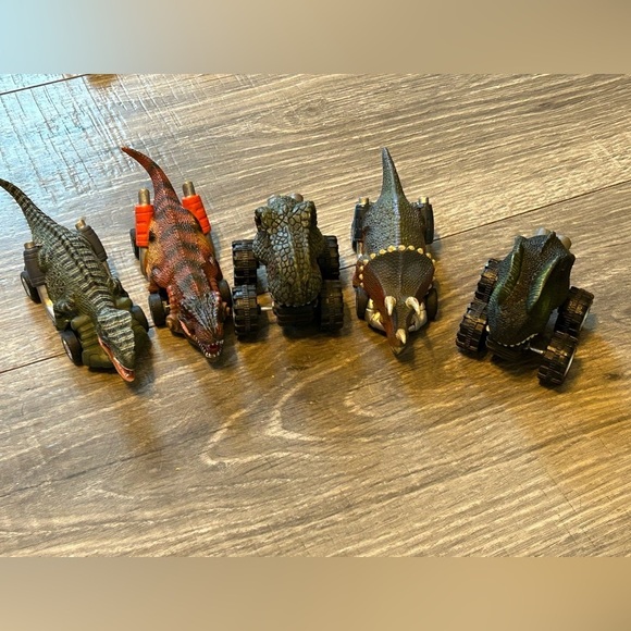 Deluxebase Wild Zoomies Dinosaur Pull Back Toy Cars Lot of 5 - Picture 1 of 5